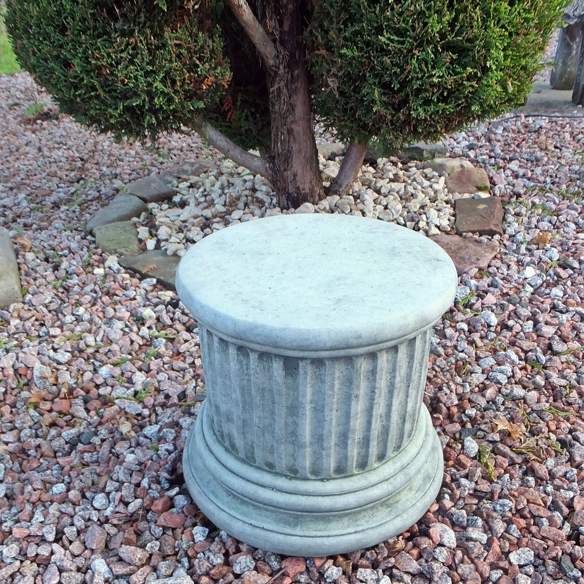 Sockel Mit Löwenkopf Aus Steinguss – Frostsicher, 47 Cm Hoch & Ideal Für Garten, Terrasse & Dekoration