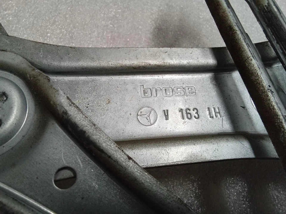 1999-2001 Mercedes Ml320 W163 Lh Front Door Window Regulator And Motor 59372 16 - Image 4 of 4