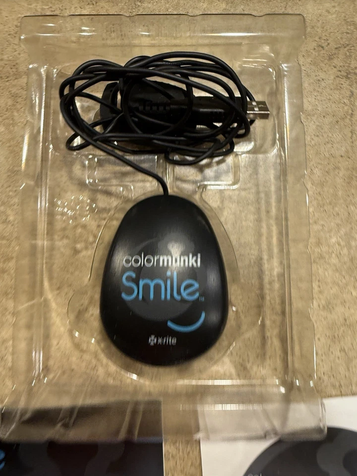 X-Rite ColorMunki Smile, Monitor Calibration Device, For Photo and Video Editing - Image 2 of 4