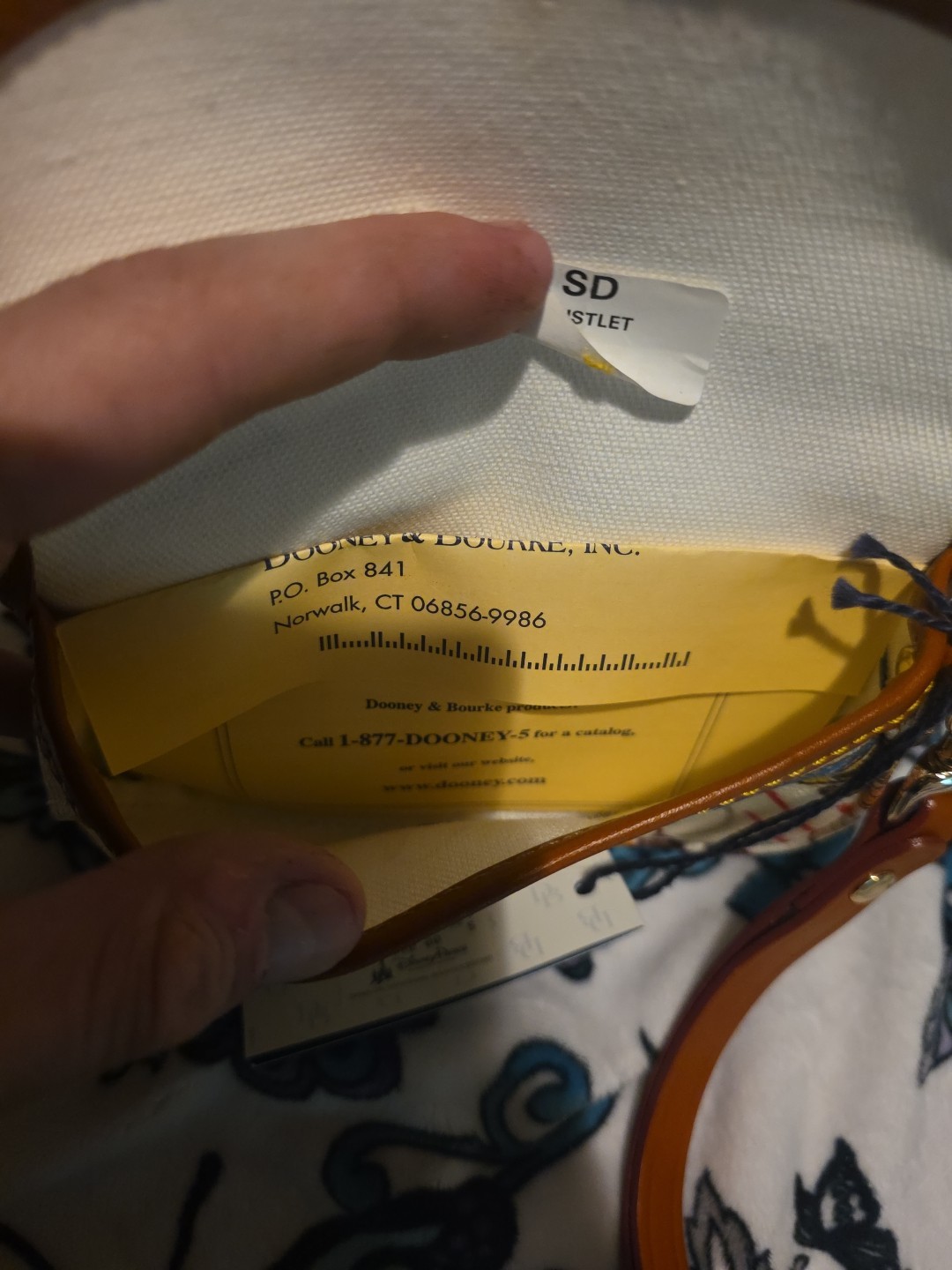 NEW DISNEY AULANI 2014 DOONEY & BOURKE FLAP WRISTLET IN MULTI COLORS MINNIE CHIP