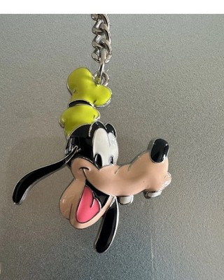 Disney World Part Goofy Head Iron Keychain Bag Charm Exclusive Limited ￼￼