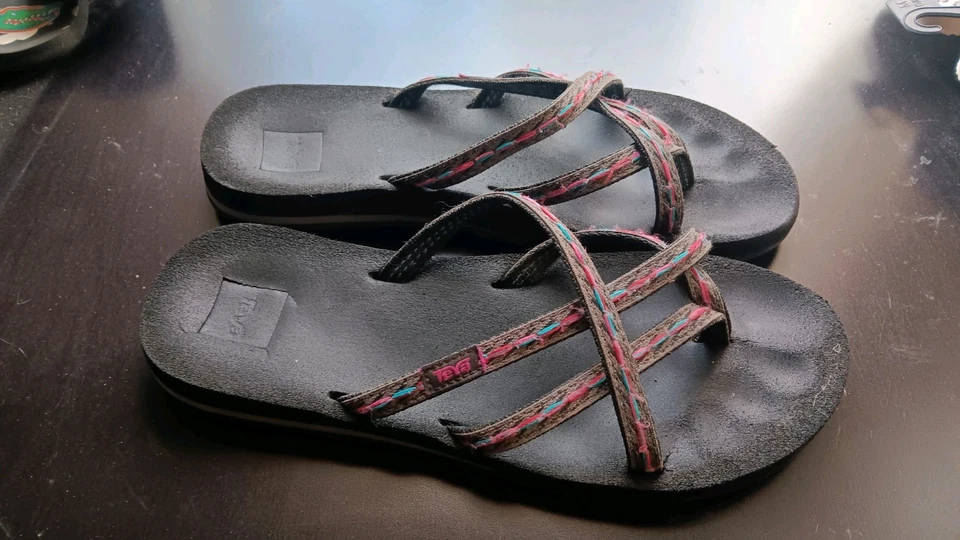 Teva Damen-Flip-Flops Sandalen getragen Größe 9 schwarz bunt Riemchen gebraucht - Bild 4 von 4