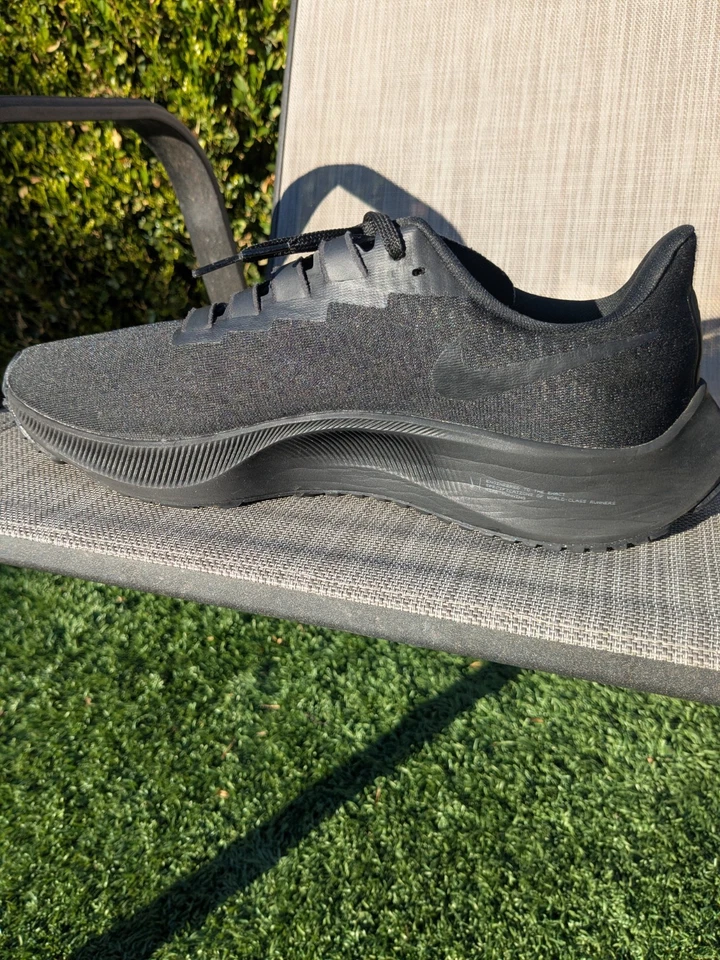 New Nike Pegasus 37 Running Shoes'Black Dark Grey' BQ9646-005 Size 11.5 - Image 3 of 4