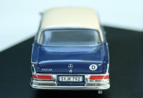 Mercedes 220 SE Heckflosse W111 Año 1959-1965, Azul Oscuro, Vitesse en M. 1:43 - Imagen 3 de 7