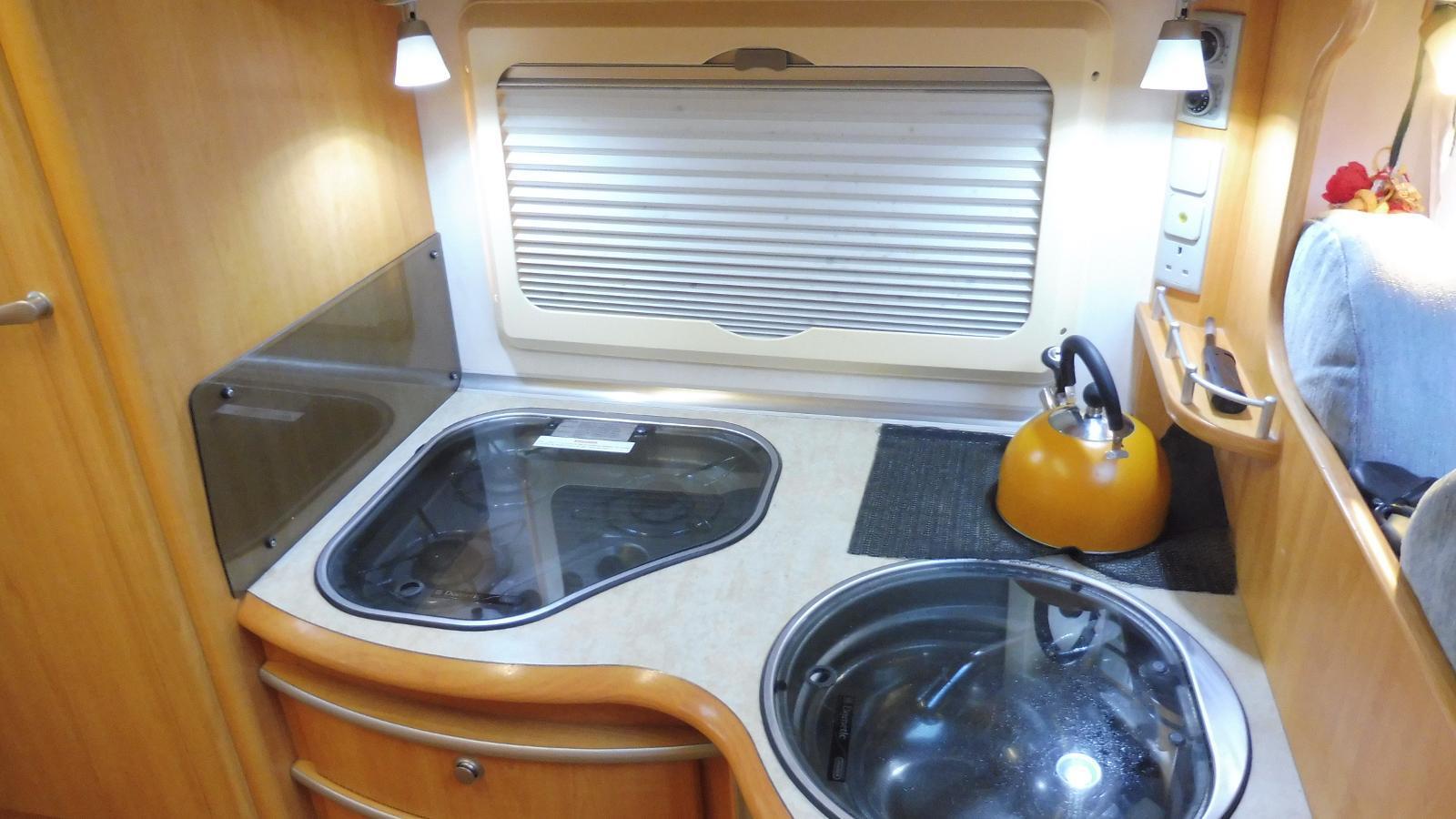 Geist 708Ti Auto gearbox motorhome fixed single beds large garage for