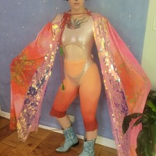 L.O.M. Festival Fashion K RPERMITOSE SHOULDER CAPES. New.