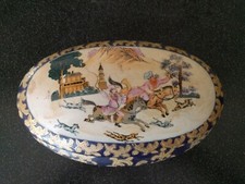 CHINESE PORCELAIN FOX HUNT SCENE OVAL JAR BOX  ANTIQUE HORSES DOGS HUNTING
