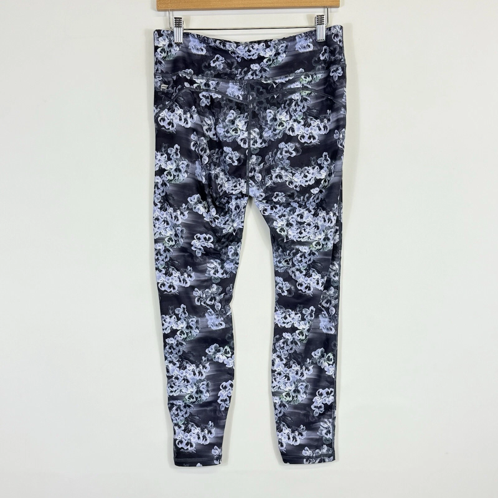 fabletics purple pansy floral 7/8 ankle athletic leggings