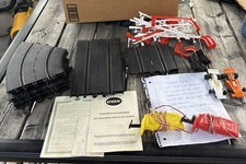 Vintage Cox Slot Car Set 1970  s Wildcat Untested As Seen