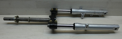 Daelim Otello 125 Fi Roller Gabel komplett ! Tauchrohre Gabelholm