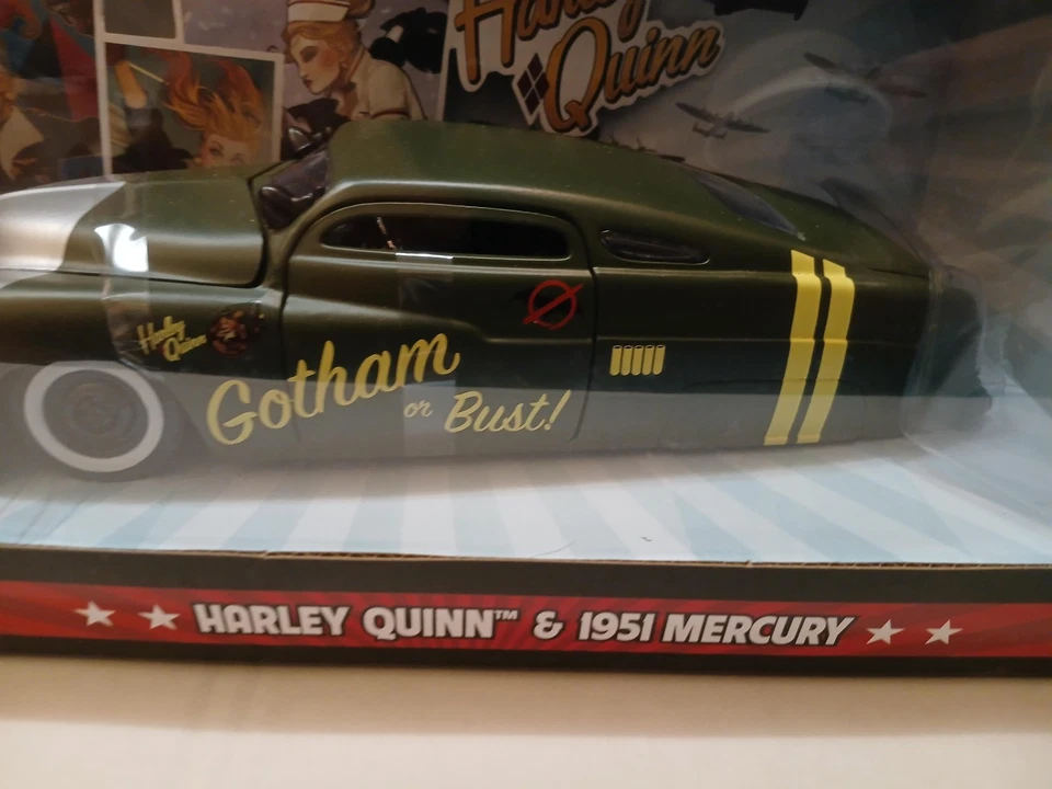 Jada Hollywood Rides DC Bombshells Harley Quinn 1951 Mercury Die-Cast Car Figure - Image 4 of 4