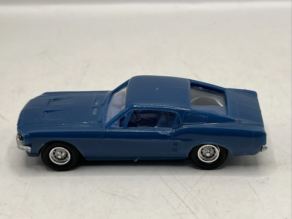Lindbergh Mini Lindy Diecast Ford Mustang Kit Azul Montado 1967 EE. UU. Serie 5 Foto 4 de 4