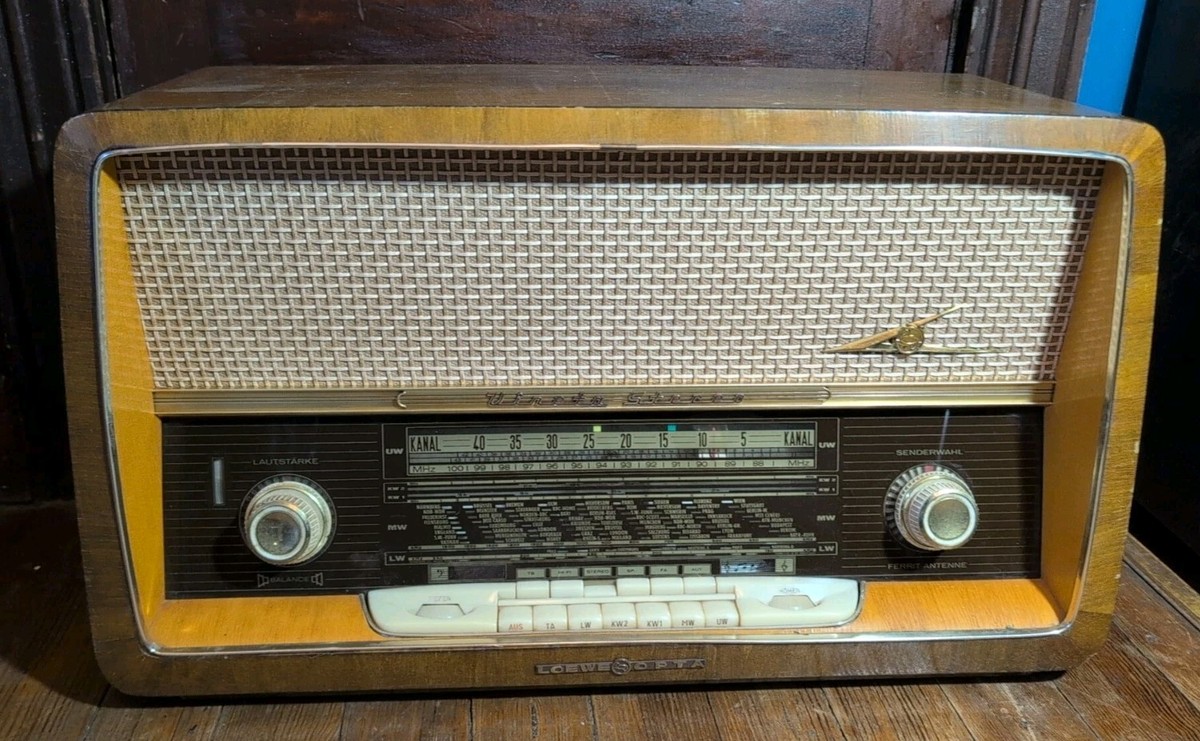 Retro 1960's Loewe Opta Vineta Stereo German Tube Radio 4781W Wood