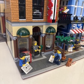 LEGO Creator Expert 10246 Detective's Office with instructions and box, RARE