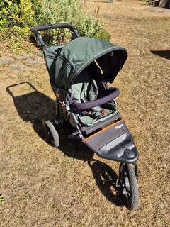 Out N About Nipper v5 single