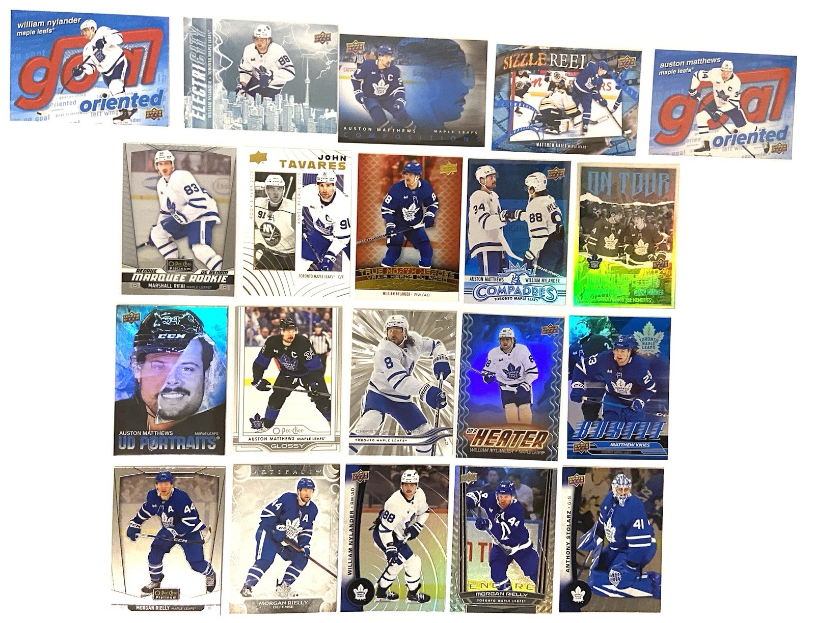 Toronto Maple Leafs - 20 Hockey Card Lot - Matthews Nylander Knies And More
