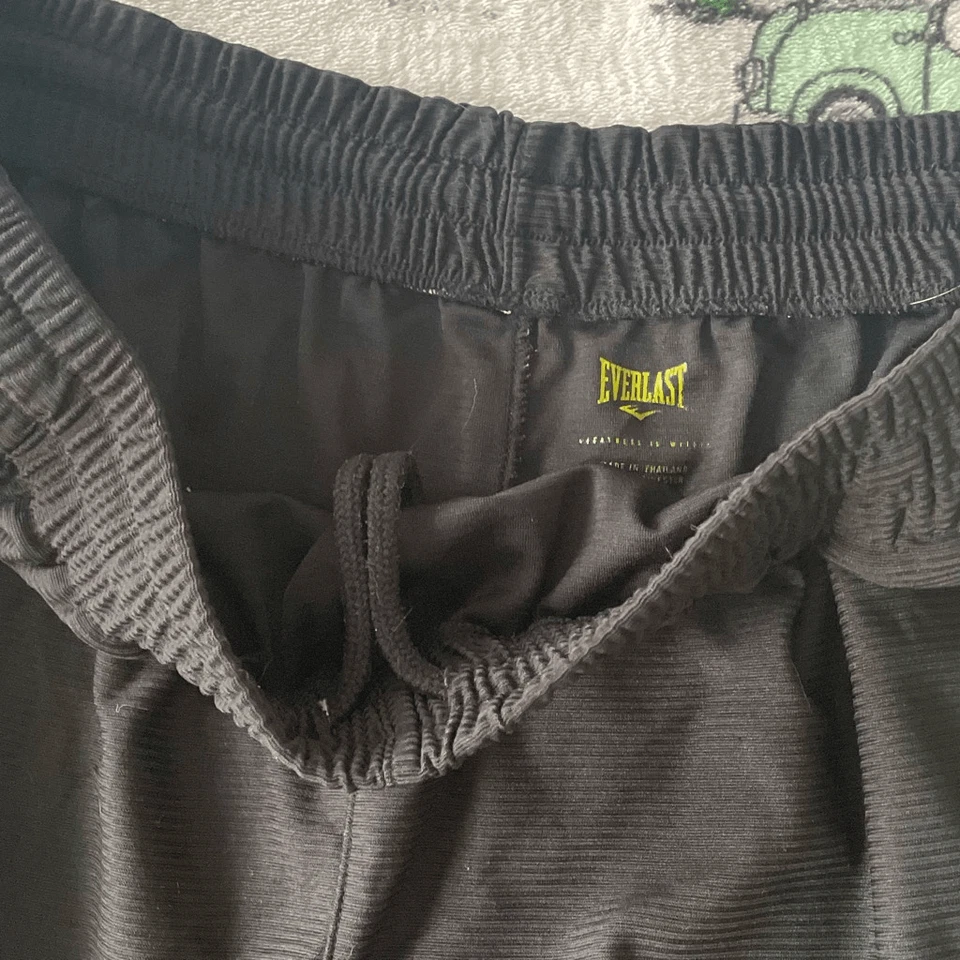 Men’s Everlast logo basketball shorts black white neon green yellow size XL - Image 4 of 4