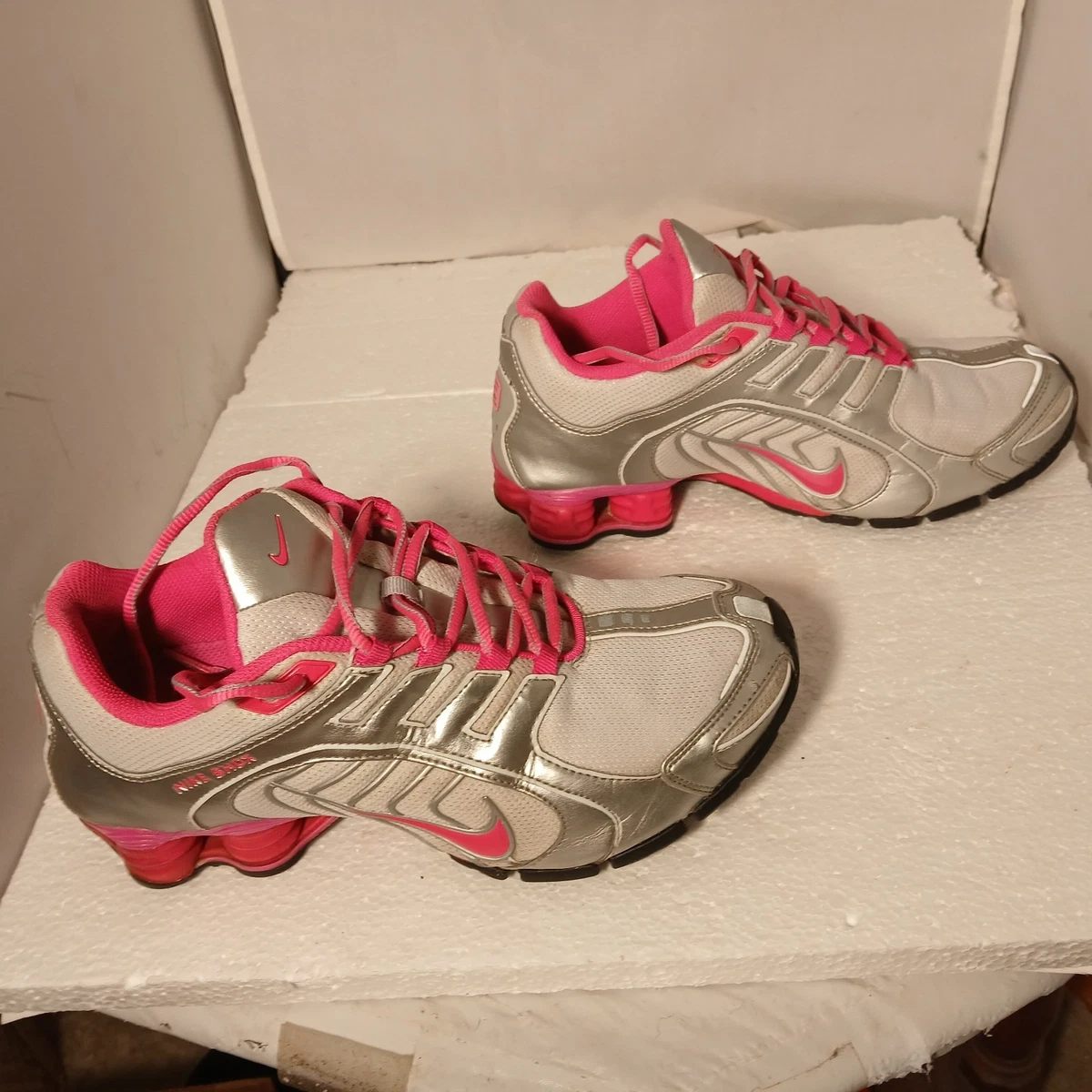 Preços baixos em Nike Shox Navina feminino Nike | eBay