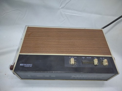 Radio Reloj Abatible Vintage Triumph General Time Modelo 709 - Imagen 4 de 9