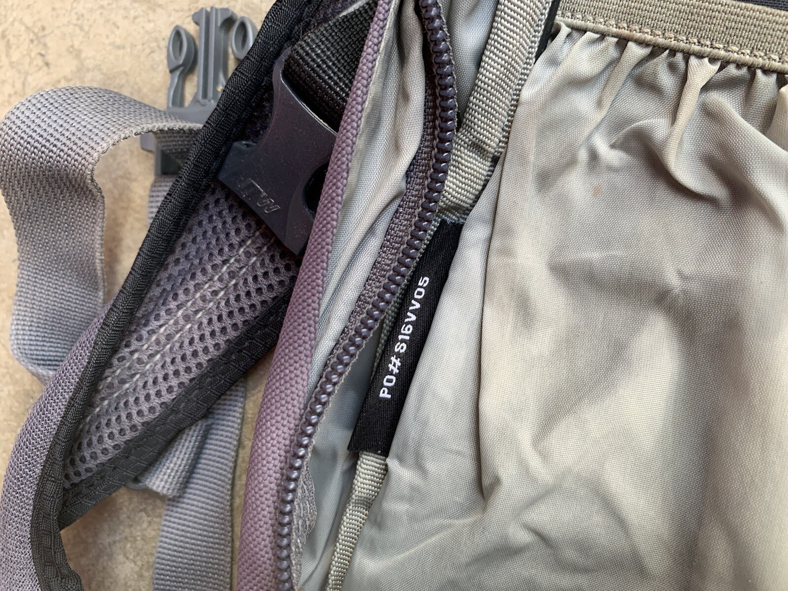 OSPREY DAYLITE 13L DAYPACK HIKING BACKPACK BLACK INSTITUTO