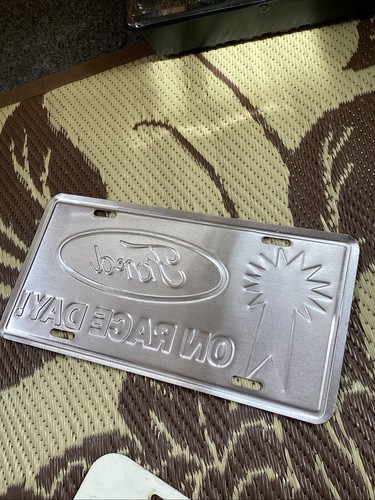 WHITE W/ BLUE OVAL FORD SCRIPT Plastic LICENSE PLATE + #1 On Race Day - Foto 7 di 7