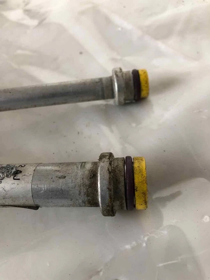 AUDI A4 2003-2009 refrigerante aire acondicionado refrigerante manguera de succión tubo 2,0 L descapotable Foto 2 de 4