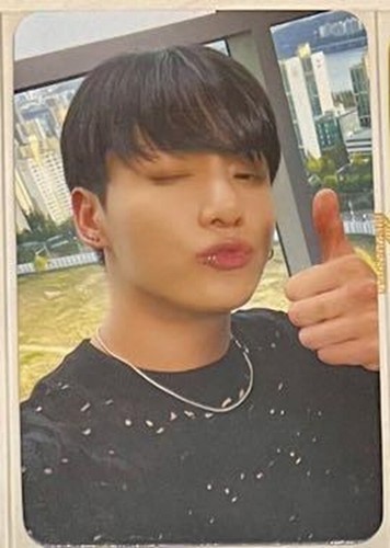 BTS JUNGKOOK GOLDEN CHINA YETIMALL OFFICIAL PHOTO CARD - Picture 4 of 5