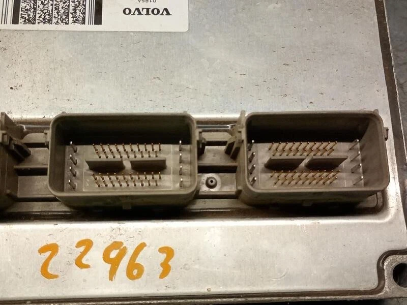 30743371 centralina motore per VOLVO C30 (533) 1.8 2006 5544807 - Immagine 3 di 4