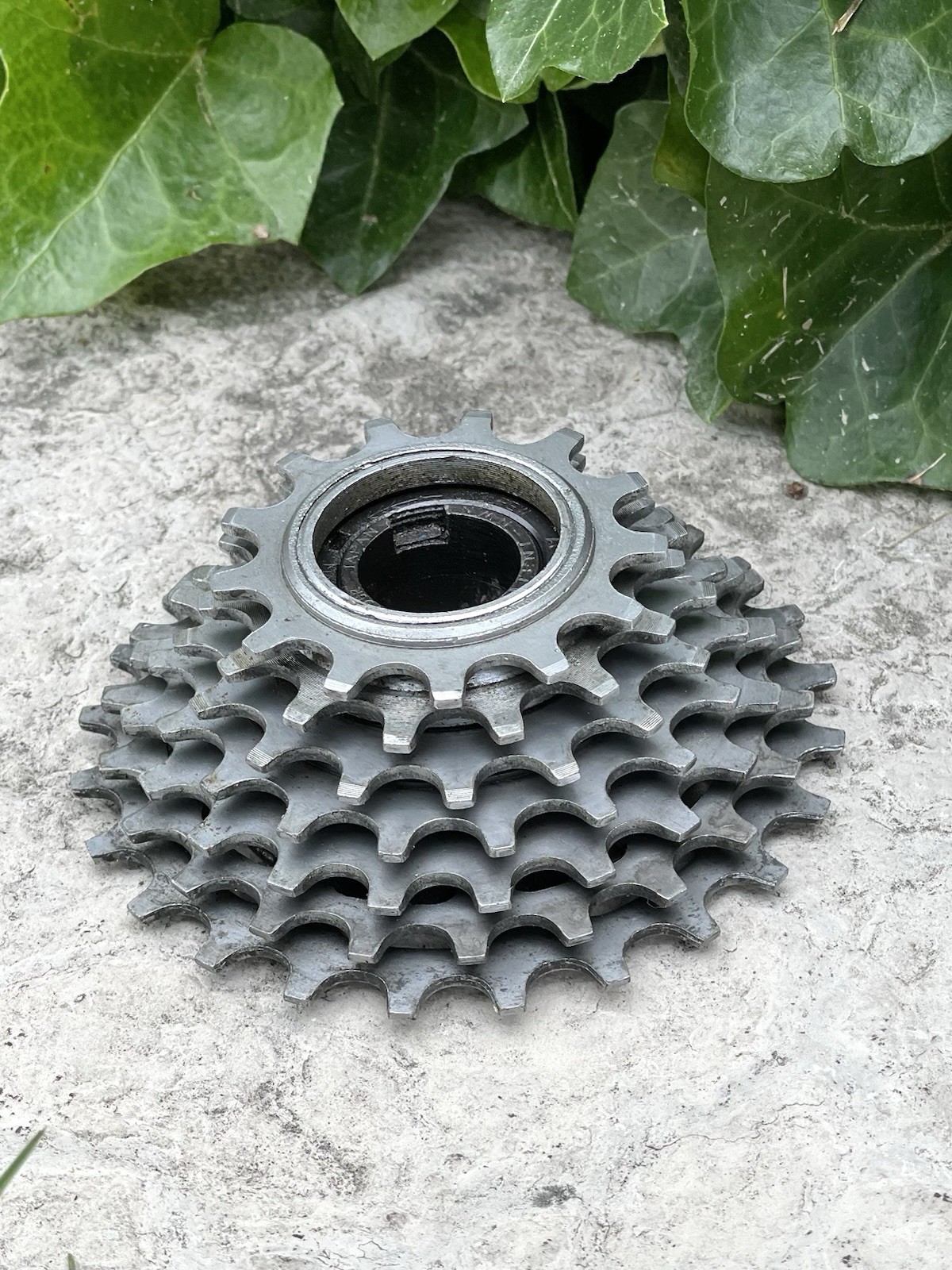 Vintage Suntour 7 Speed Freewheel Madea Industries Made in Japan 13-24 Tooth
