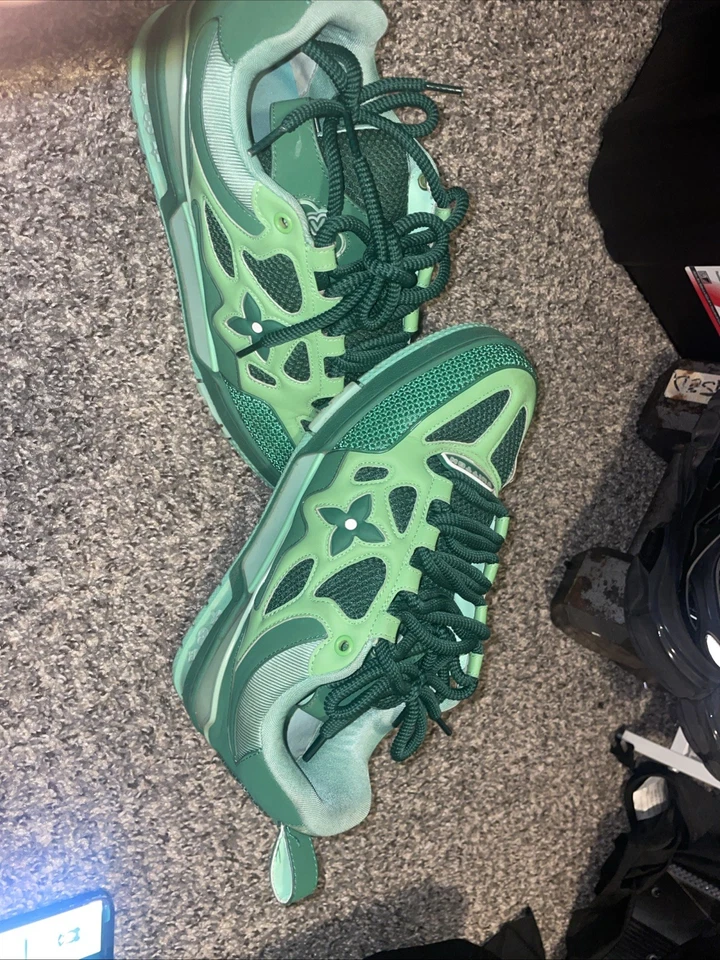 Zapatos de patinaje Louis Vuitton verdes Foto 2 de 4