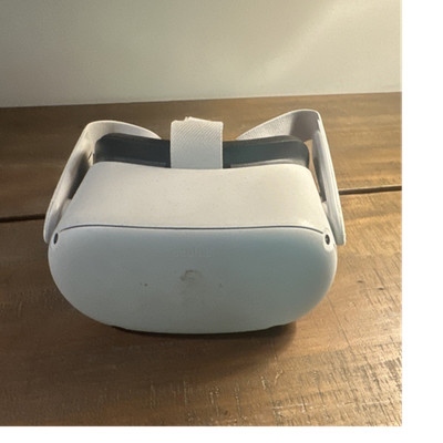 Oculus Quest 2 (FOR PARTS READ DESC)