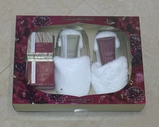 catherine malandrino Fragance : Sweat Almond & Honey . Ultimate Foot Spa . New