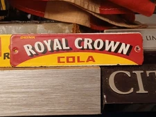 RARE 1950s ROYAL CROWN COLA PORCELAIN METAL CRATE TAG SIGN DADS A&W COKE SODA RC