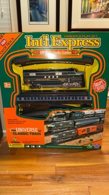 Fenfa Int'l Express ''Universe of Classic Train'' battery-operated model train
