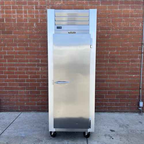Traulsen G12010 30" Stainless Steel 1 One Door Reach In Freezer