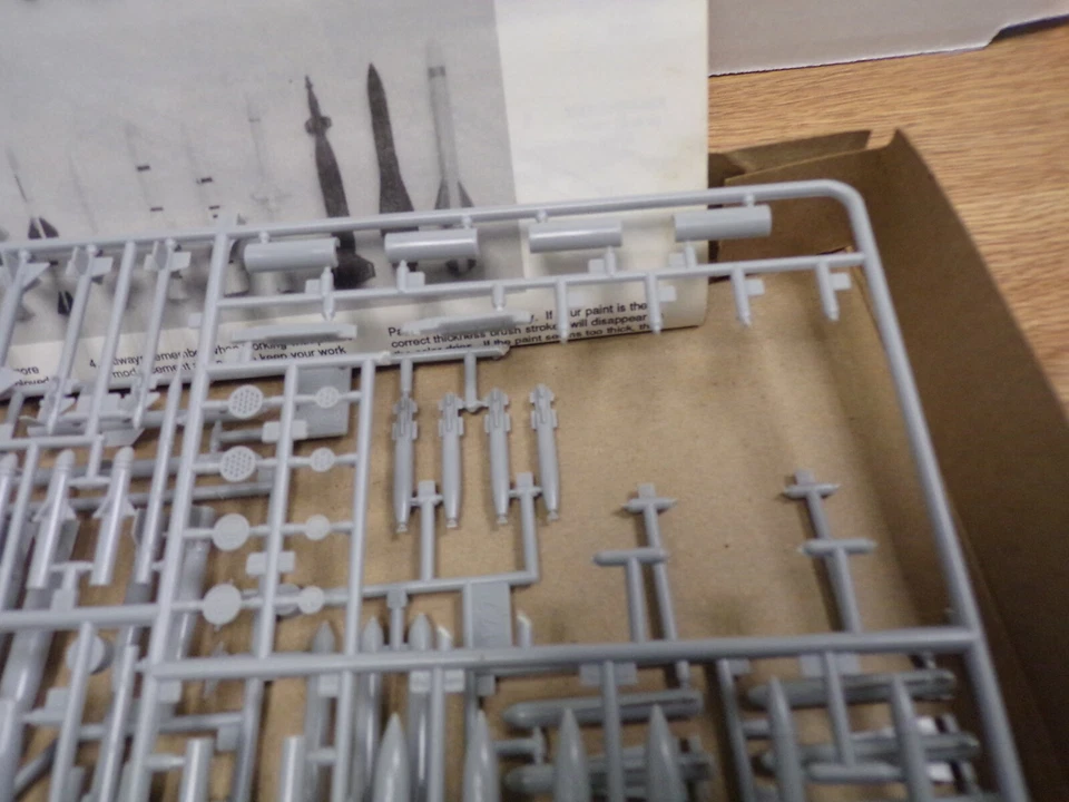 US/NATO Aircraft Armament 1/72 Scale Testors Italeri Model Kit 021821DBT2 - Image 3 of 3