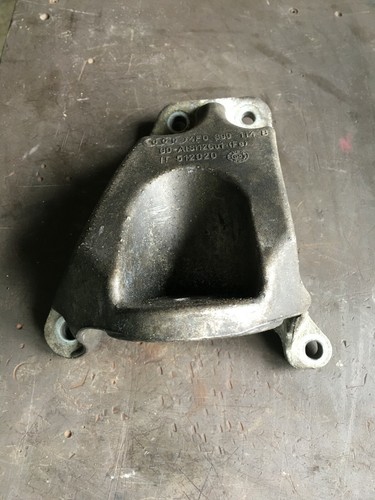 Audi A6 4F 2,7/3,0 TDI Getriebehalter Automatikgetriebe rechts 4F0399114B