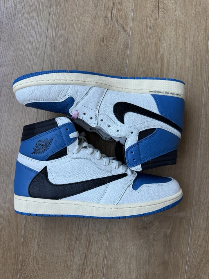 Jordan 1 Retro x Diseño Fragmento x Travis Scott Azul Alto - Talla 12 Foto 2 de 4