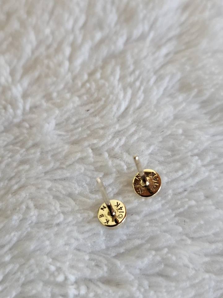 Pendientes de madreperla Kabana con incrustaciones de oro amarillo de 14K Foto 4 de 4