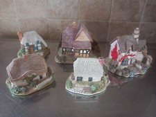 A Colection Of Lilliput Lane Cottages.