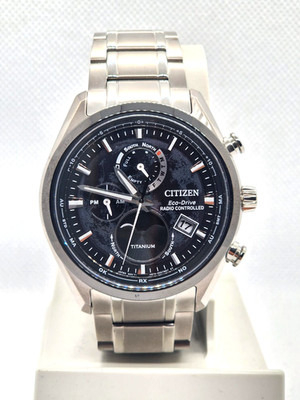 CITIZEN ECODRIVE TITANIUM FUNKUHR MONDPHASE