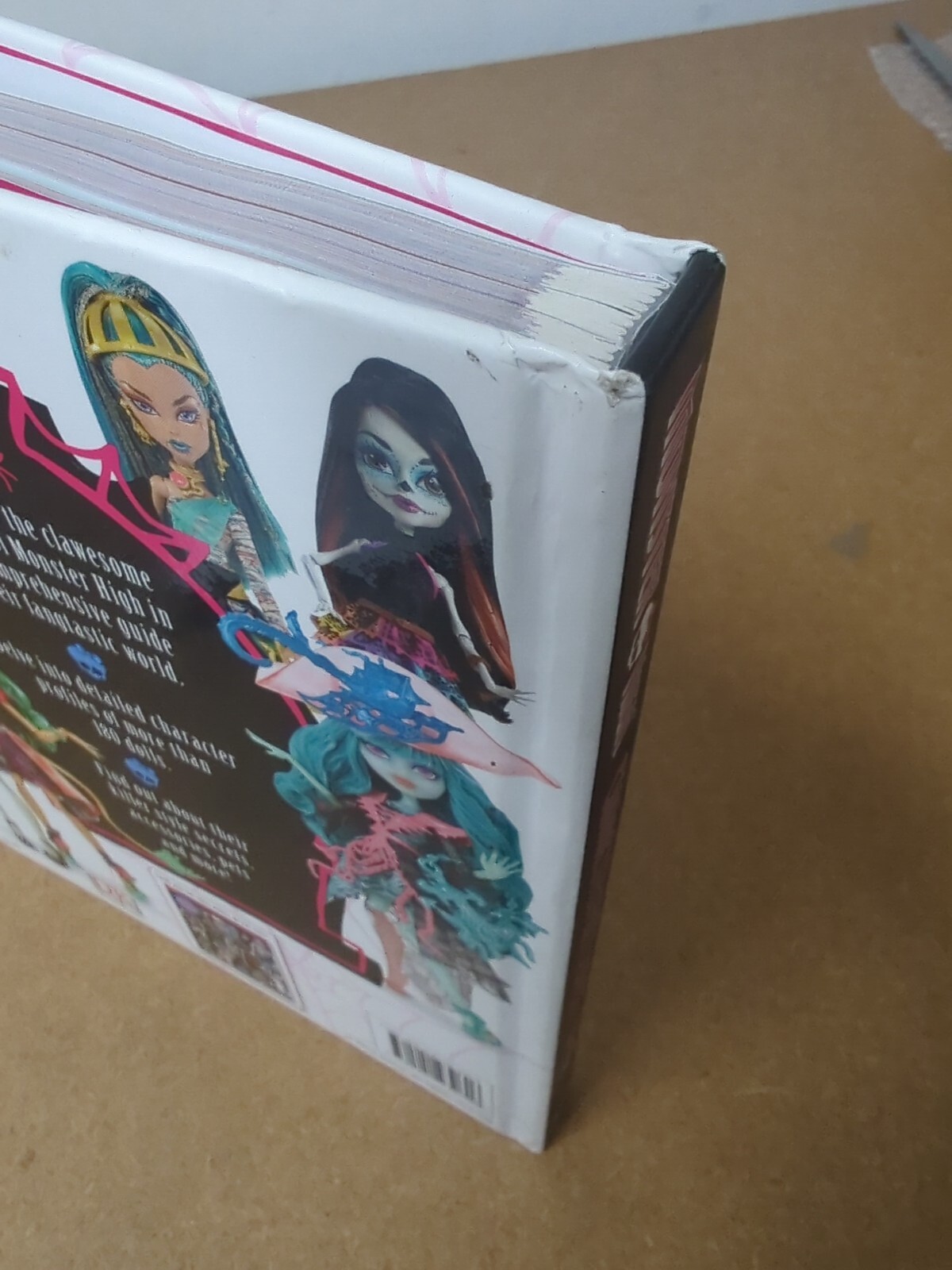 Monster High Character Encyclopedia by DK (Hardcover, 2016) Collectible