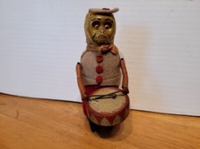 VINTAGE PREWAR FRENCH TIN  CLOTH WIND UP MONKEY PLAYING A DRUM  VAR. 3
