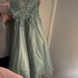 Jules & Cleo Green  Lace Bodice Tulle Prom Dress Size 11 bought for 400