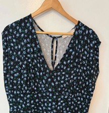 Loft NEW Black & Blue Flower Floral Print V-N...