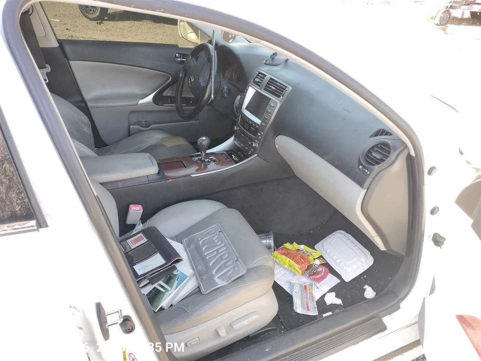 BLK LEFT FRONT DOOR TRIM PANEL 6762053400B0 2012 LEXUS IS250 - Image 4 of 4