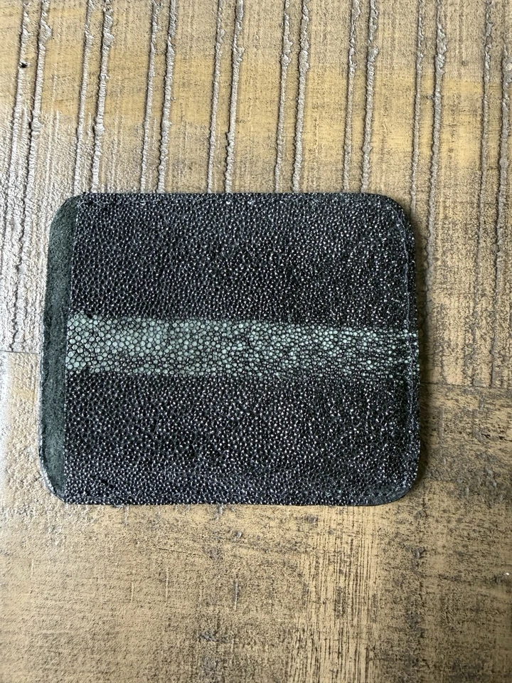 Tarjetero de cuero Stingray Foto 2 de 2