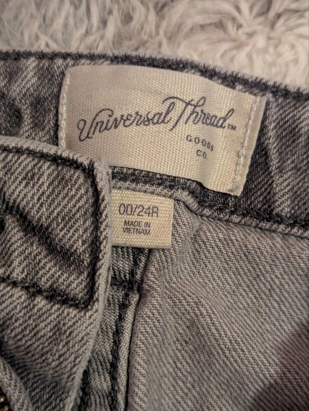 Relaxed Universal Thread grey Denim straight jeans - image 4