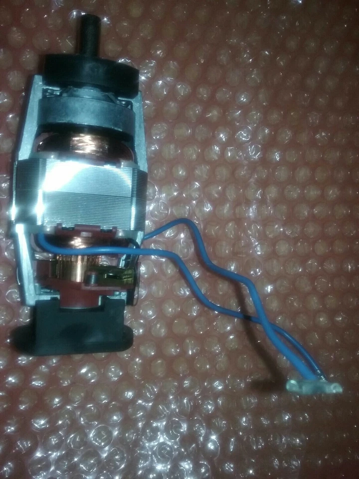 Varilla de alimentación de motor para aspiradora Clarke 52453A 120v para máquinas Viper Advance Foto 2 de 4