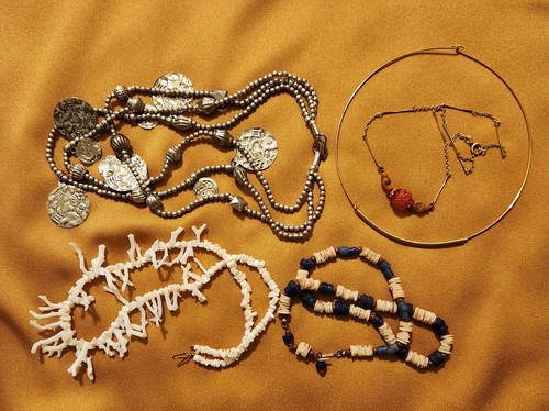 Menge Vintage eklektische Boho Chic Clip-On Ohrringe und Halsketten - Bild 9 von 9